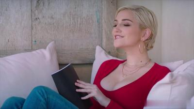 欲求不满的她初尝黑人巨棒治疗，Blacked系列疯狂破戒！